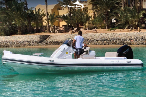 Hurghada : coucher de soleil, barbecue sur l'île de Magawish en bateau rapideBateau rapide privé pour le coucher du soleil avec barbecue