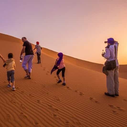 Excursion privée en famille dans le désert : 4 jours de Marrakech au Sahara - dromadaire