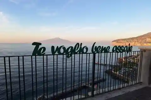 Sorrento: Dynamisk mat- og vintur med lokal guide