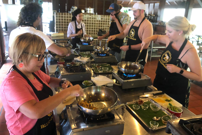 Phuket - Cours de cuisine thaïlandaise de l'Eléphant Bleu avec visite du marché