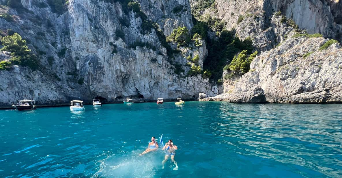 Vanuit Sorrento: Rondvaart Capri met bezoek aan de Blauwe Grot ...