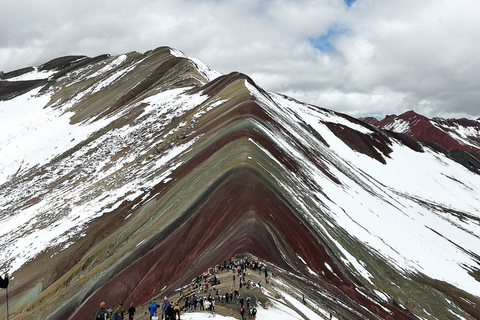 Cusco en dag: Tour Rainbow Mountain &amp; Red Valley opcionalEndagstur till Rainbonw Mountain med möjlighet att besöka Röda dalen