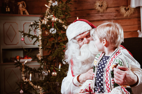Rovaniemi: Santa Claus Village Guided Tour with pickup