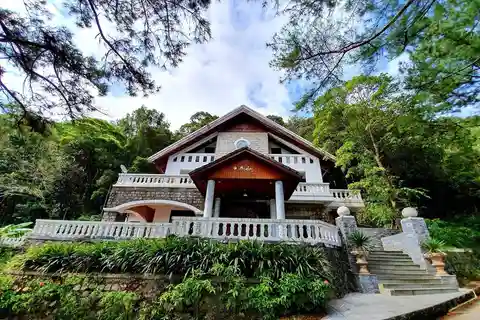 Hoi An: Excursión de día completo al Parque Nacional de Bach Ma y Retiro a la Playa