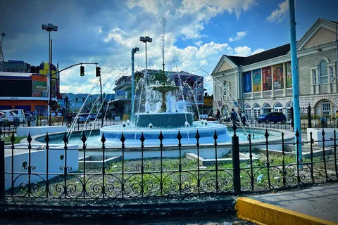 City Tour With Sightseeing shopping & Lunch Stop