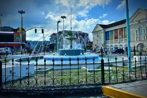 City Tour With Sightseeing shopping & Lunch Stop