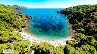 Rosas, viagem de barco com caiaque, surf de paddle e lanches - Housity