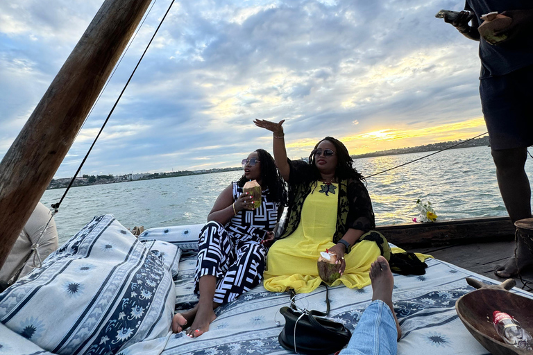 Mombasa: City Tour and Evening Dhow Cruise with Pickup