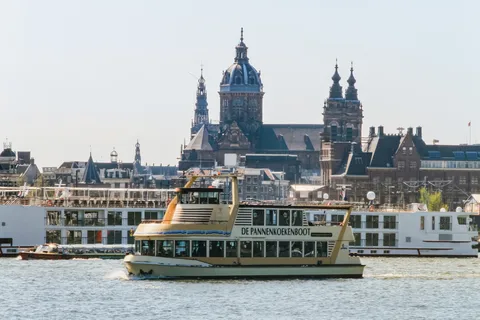 Amsterdam: Flodkrydstogt med hollandske pandekager så mange du kan spise