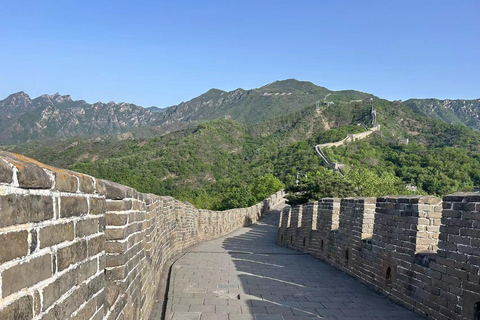 Beijing: Mutianyu Great Wall Helicopter Tour & Lunch 45KM Route
