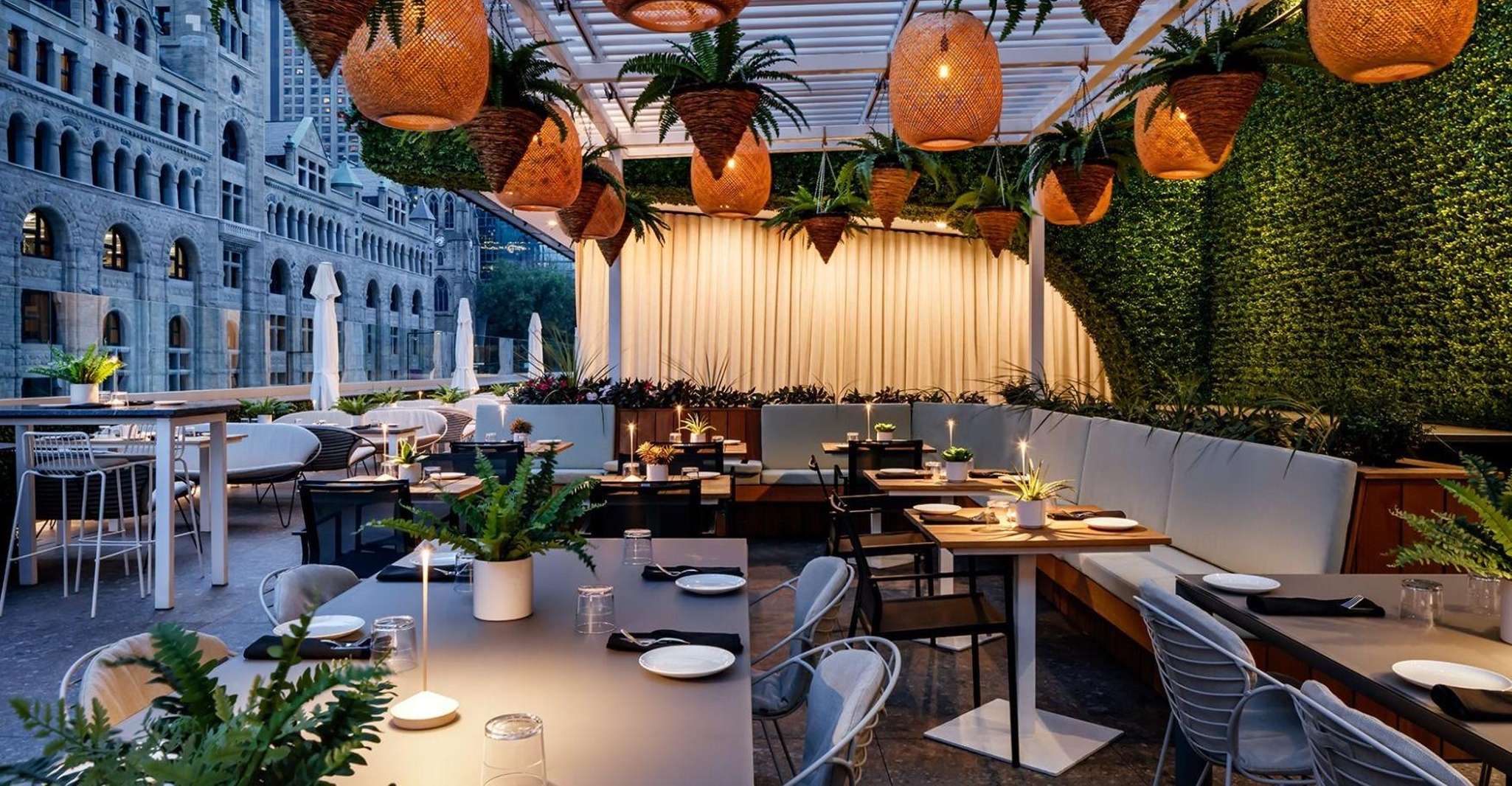 Montreal: Guided Pub Crawl of the City's Skyline Bars photo 3