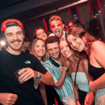 Bangkok: pub crawl tra speakeasy, rooftop e locali iconici