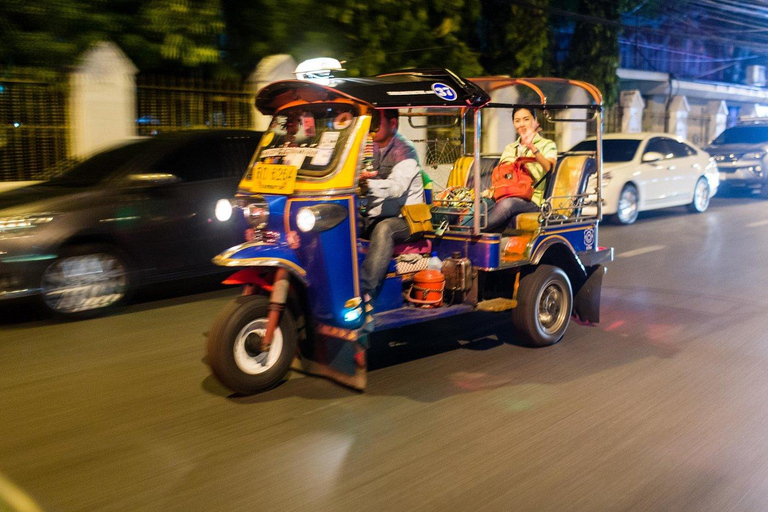 Tokyo: Private Tuk-Tuk Tour with Driver and Photos