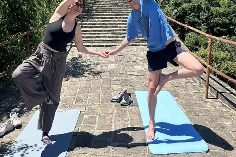 Yoga mattutino privato sulla Grande Muraglia e autentica anatra alla pechinese