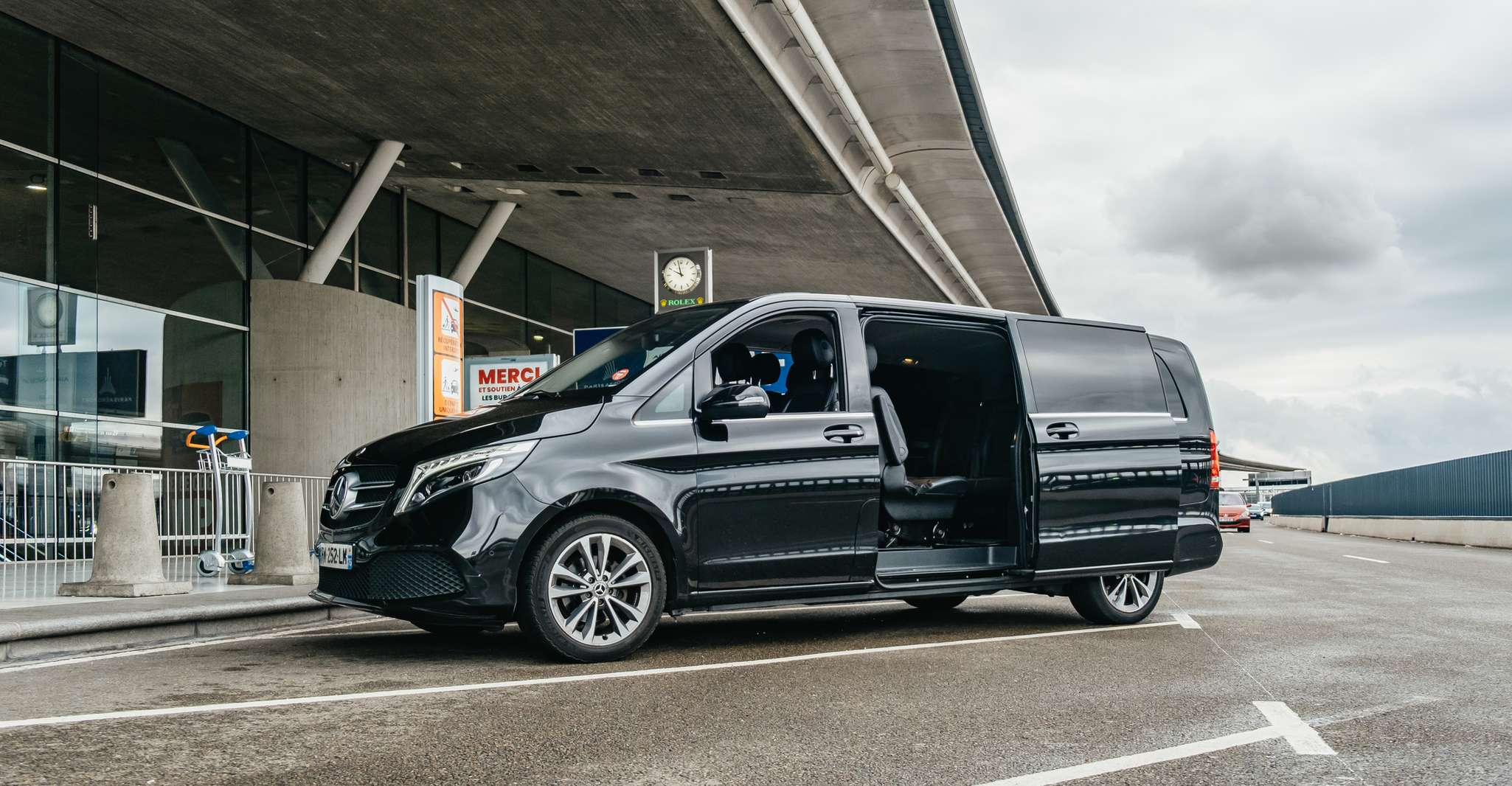 París, Traslado privado desde o hacia el aeropuerto Charles de Gaulle - Hizvo