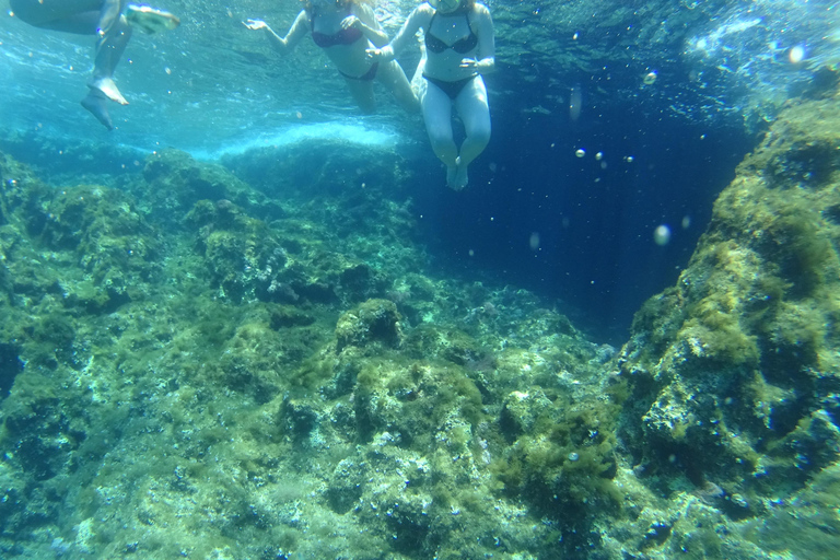 Depuis le port de Faliraki : Excursion en hors-bord avec plongée en apnée et grottes