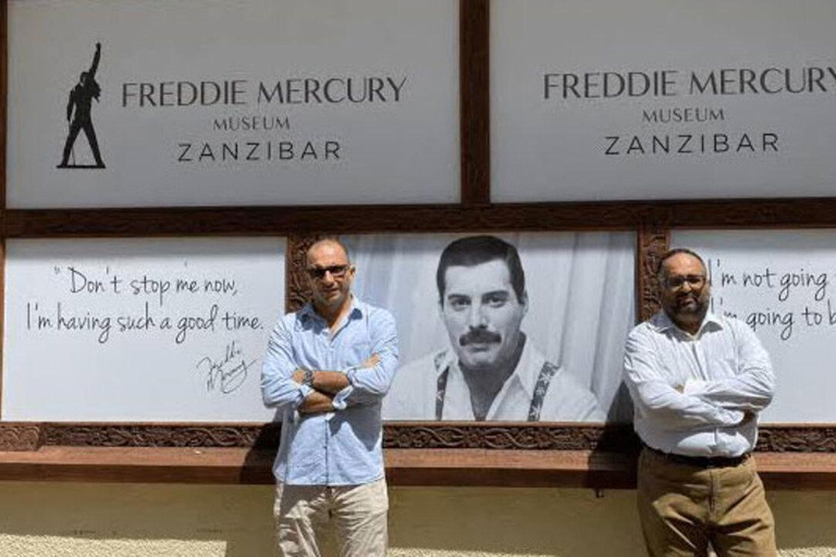 زنجبار: جولة في المدينة الحجرية وغابة جوزاني ومركز الفراشاتهذا الخيار، الاستقبال من فنادق المدينة