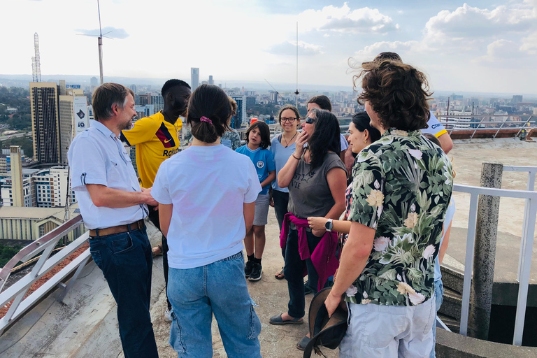 livlig stadsvandring i nairobi