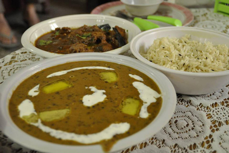 Aula de culinária indiana com mercado de vegetaisAula de culinária vegetariana e não vegetariana com mercado de vegetais