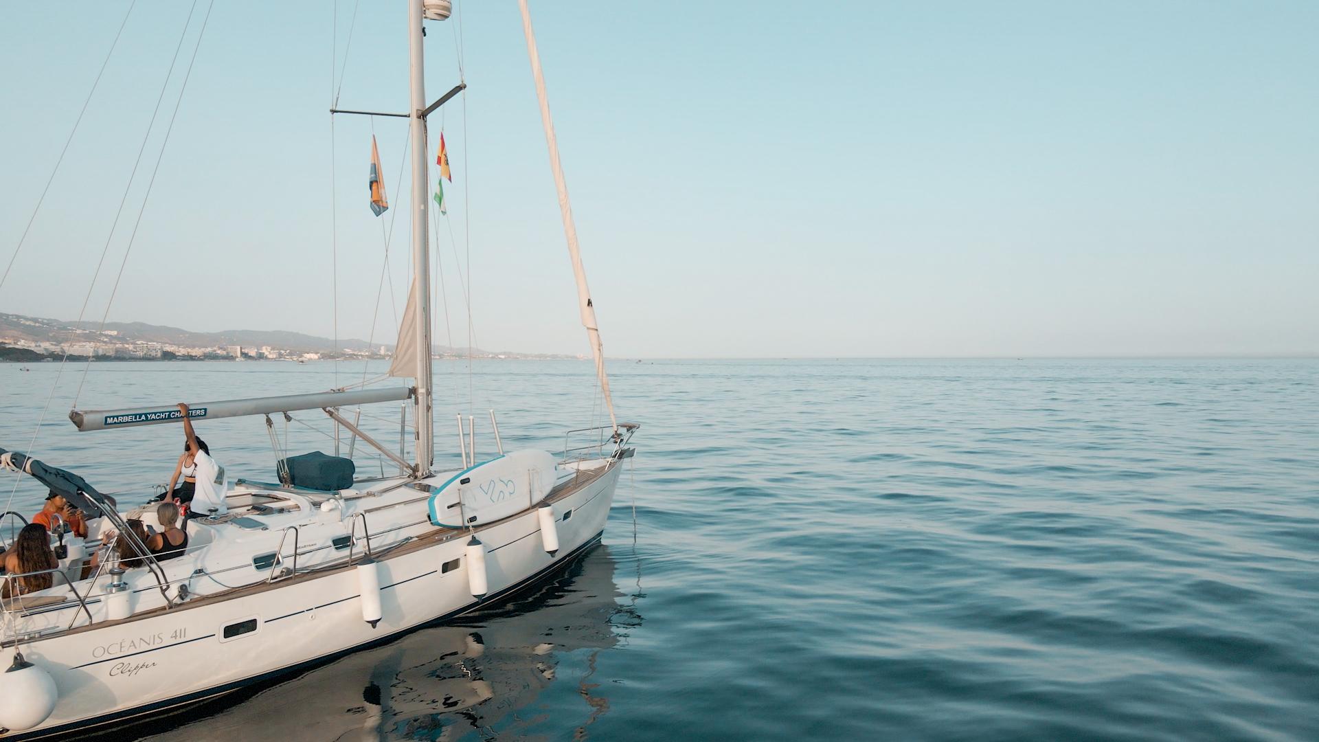 Marbella: Privater Segelboot-Charter mit Skipper