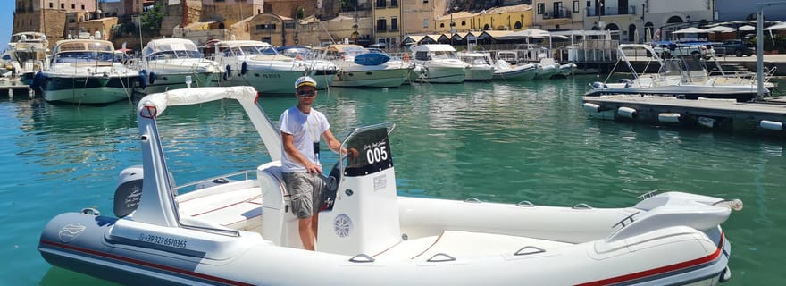 Castellammare del Golfo : Location de Rib Boat demi-journée en octobre