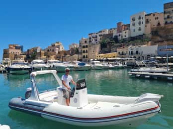 Castellammare del Golfo: RIB Boat Rental full day July.