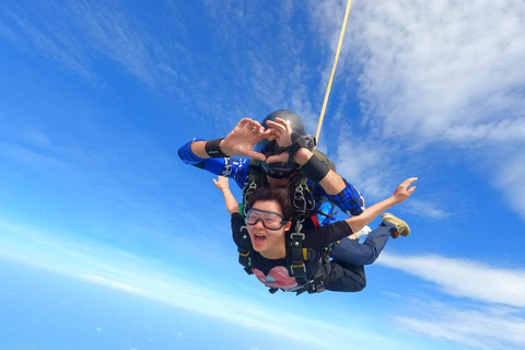 Pattaya, USA Dropzone Tandem Skydive med returtransferEkonomipaket//Skyddykning