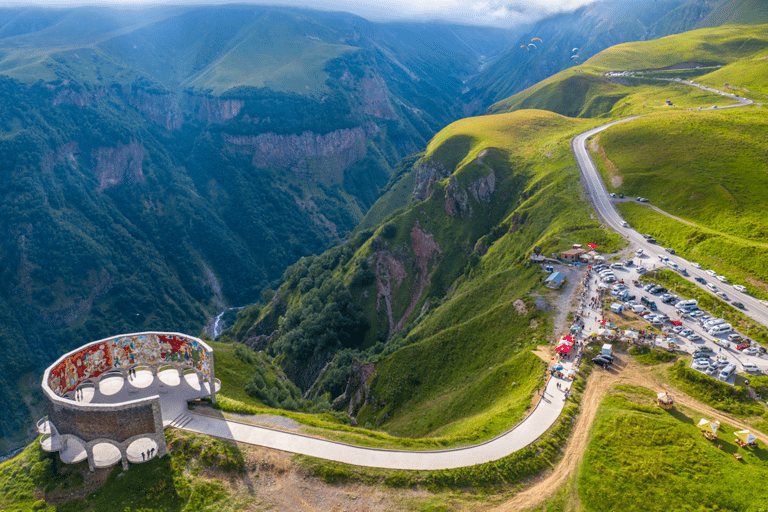 Tbilisi: Private Kazbegi Tour - Mineral Water & Travertines