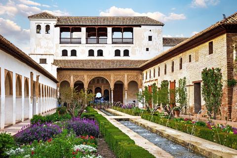 Granada: Alhambra and Nasrid Palaces Guided Tour