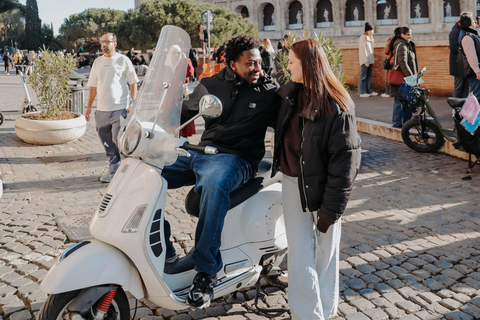 Rome: Vespa Ride in the Streets with Photography Vespa tour