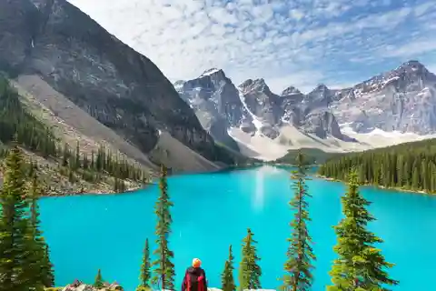 Banff/Canmore Moraine Lake & Lake Louise-Hike/Canoe/Sightsee