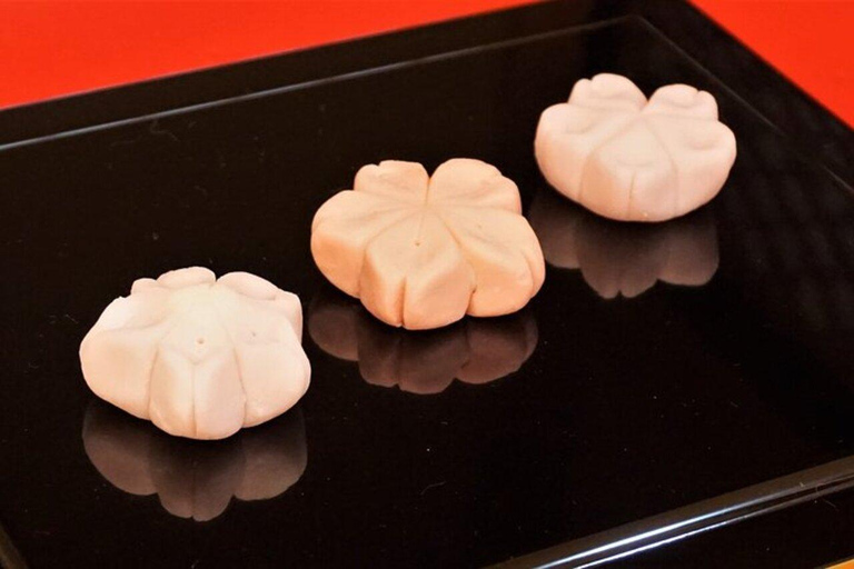 Tokyo: Guided Walking Tour with Wagashi Making Class