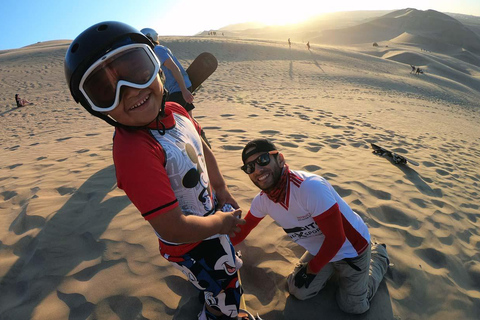 Au départ de Lima : excursion d&#039;une journée à Huacachina pour faire du Sandboard et déguster du vin