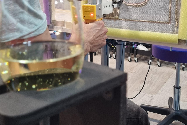 TUFTING: Learn how to make a rug during a fun class in Valencia