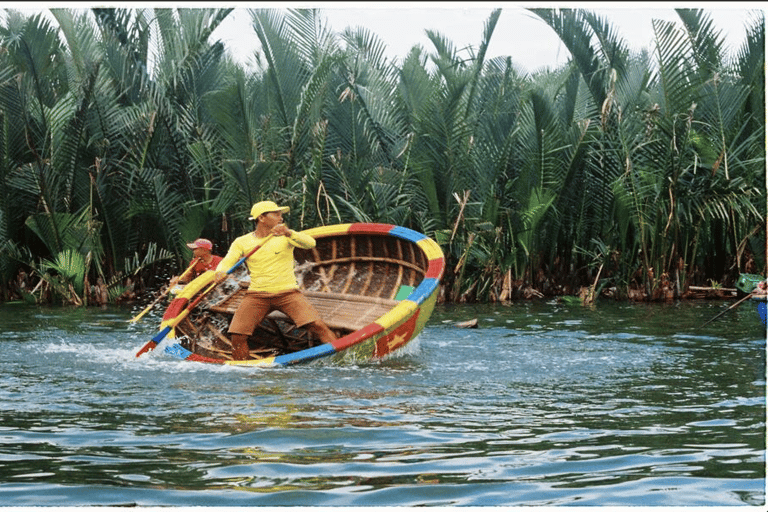 Hoi An: Market Tour, Cooking Class, and Basket Boat