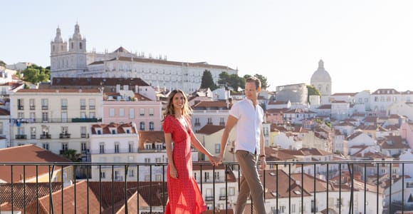 Lissabon: Unvergessliches Fotoshooting in Alfama mit einem einheimischen Profi