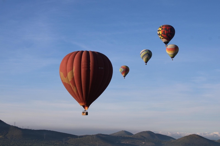 Mexico-stad: luchtballonvlucht en ontbijt in natuurlijke grotMexico-stad: luchtballon met ontbijt in natuurlijke grot
