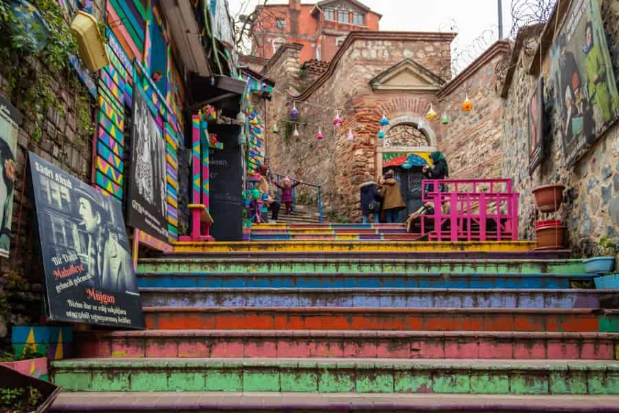 Istanbul: Rainbow Fener & Balat-Rundgang mit ortskundigem Guide. Foto: GetYourGuide Istanbul: Rainbow Fener & Balat-Rundgang mit ortskundigem Guide. Foto: GetYourGuide