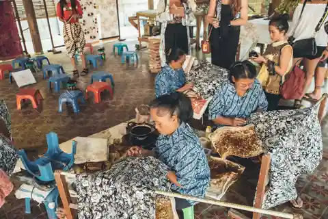 Ubud: Dança Barong e Keris, Templo Batuan e Cascata ...