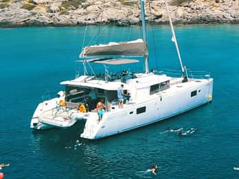 Ayia Napa: Crucero en Catamarán Premium con Almuerzo