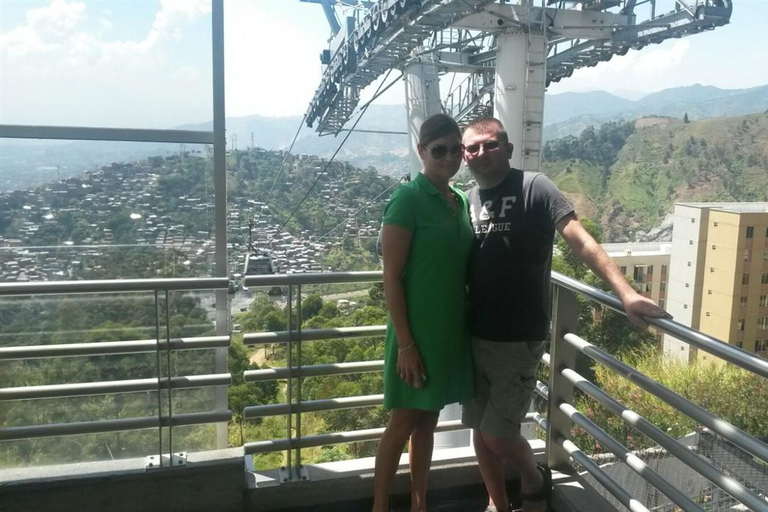 Medellín: Metro and Metro Cable Tour