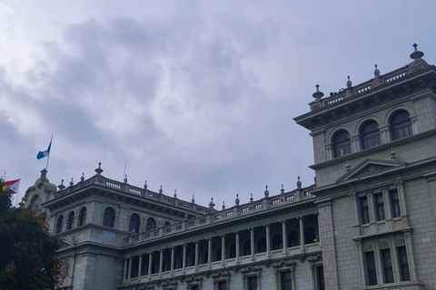 Tour of La Aurora Zoo, Historic Center, and Ciudad Cayalá in Guatemala