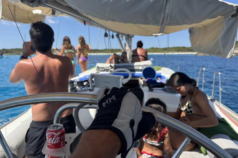 Cala Galdana - Full-day sailing trip (8 hours) Full-day sailing trip through the coves of southern Menorca (max. 4 people)