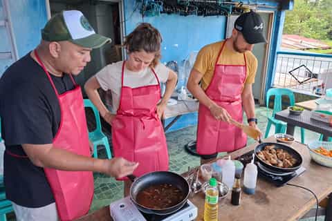 Manila: Market Tour and Filipino Cooking Class - Image 3