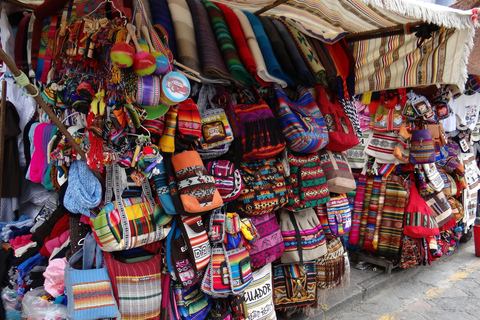 Quito - La Mariscal District: heritage houses and the artisan market 2 Short