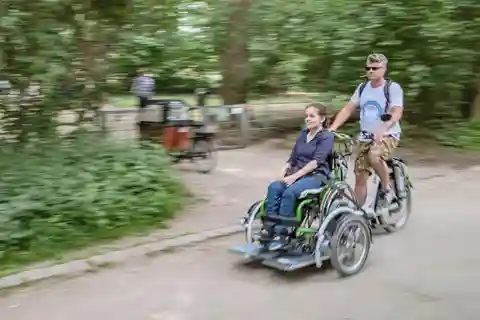 Munich : Visite du jardin anglais en cyclo-pousse pour fauteuils roulants