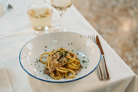 Venice: Evening Cicchetti & Wine Tour with Generous Tastings Private Venice at Sunset: Cicchetti, Food & Wine Tour