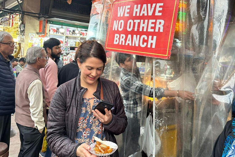 Wedding Wear & Bollywood Glam Shopping Tour (Women-Led Tour) Wedding Wear & Bollywood Glam Shopping Tour (Half-Day Tour)