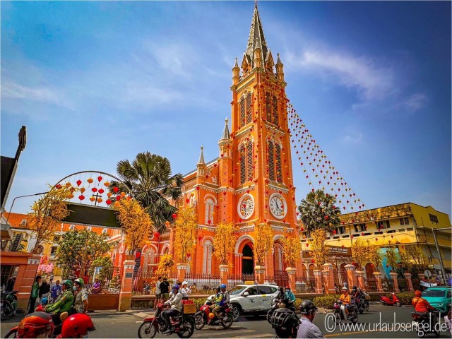 Explore 5 Districts In Ho Chi Minh City By Motorbike