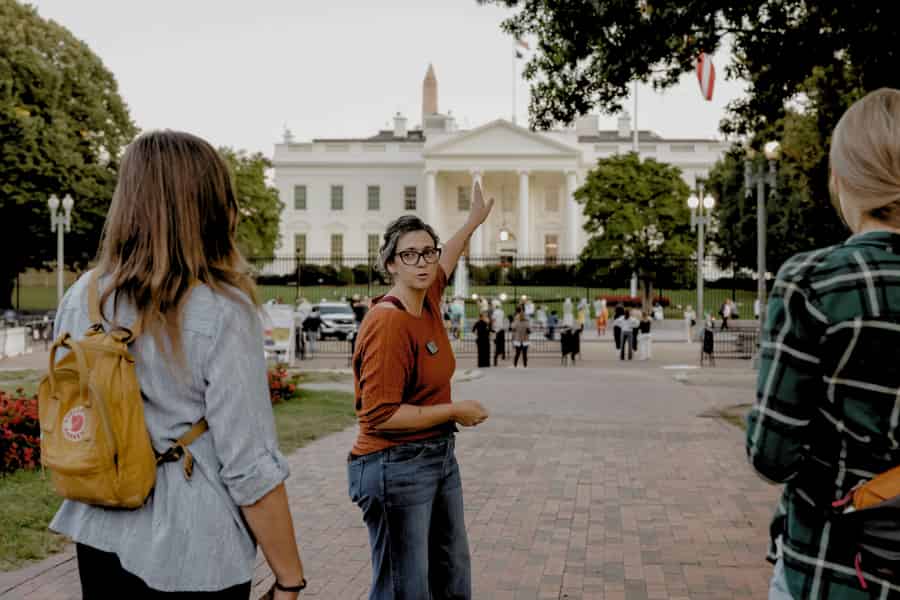 Weißes Haus bei Nacht: Wahre Verbrechen, Skandale & Mordtour. Foto: GetYourGuide Weißes Haus bei Nacht: Wahre Verbrechen, Skandale & Mordtour. Foto: GetYourGuide